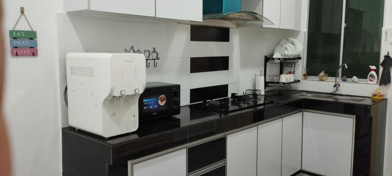 קואלה טרנגאנו Zr D'Jembal Homestay, Gong Badak מראה חיצוני תמונה